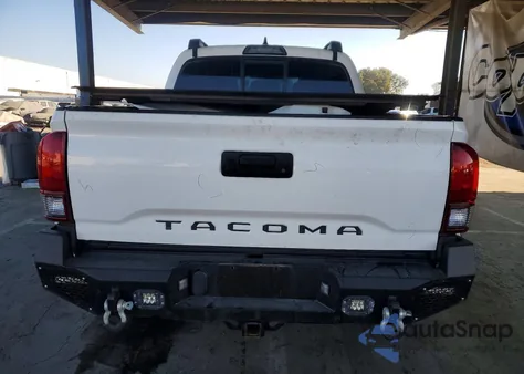 2018 Toyota Tacoma Double Cab z USA, uszkodzony, nr VIN 5TFAX5GN3JX120673